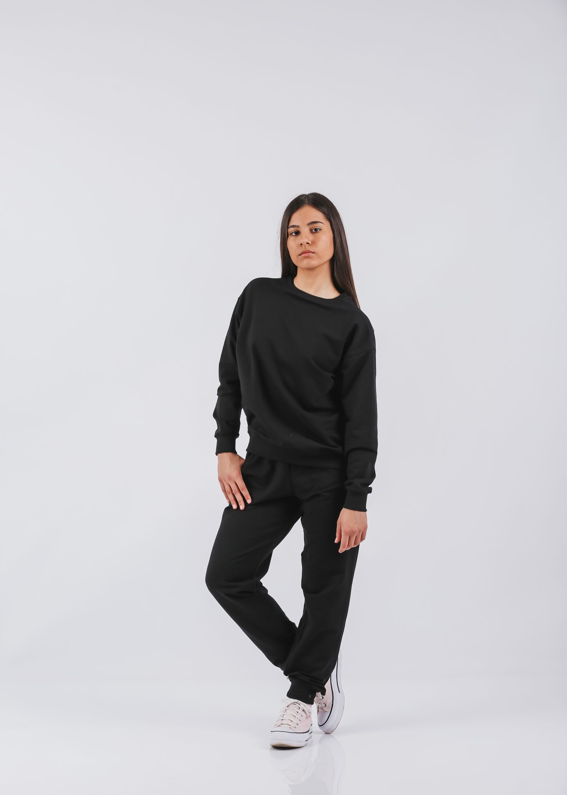 zenska trenerka crna